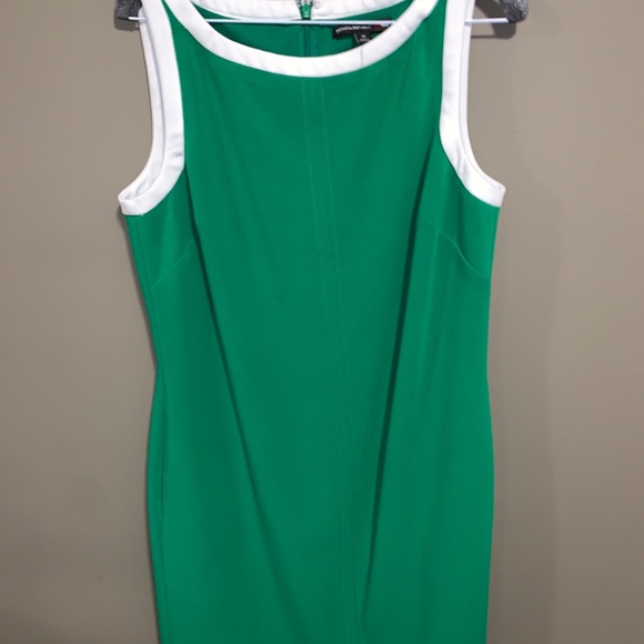 Banana republic green dress with white trim. - Picture 3 of 8